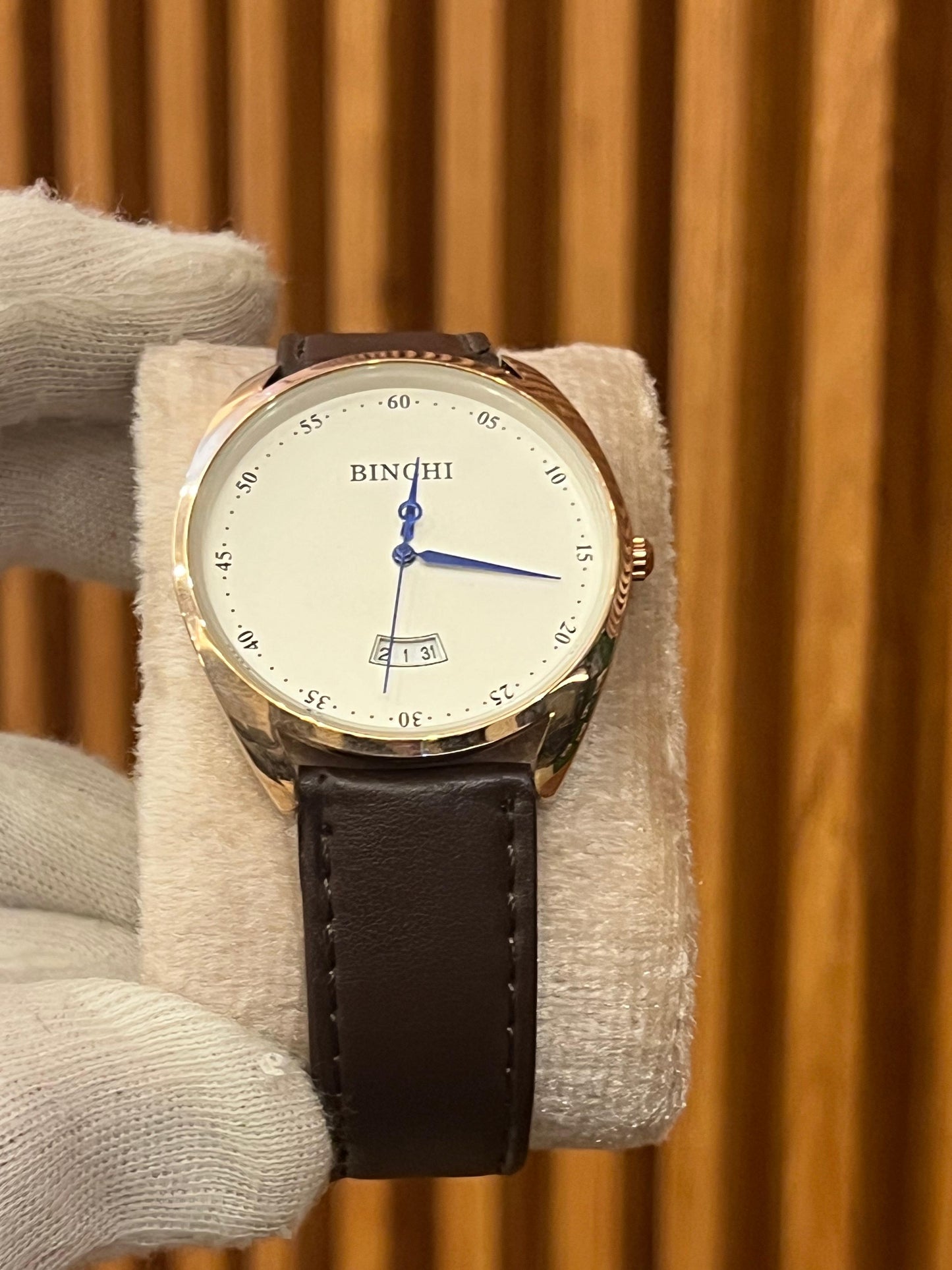 Binchi Quartz Leather Strap Watch