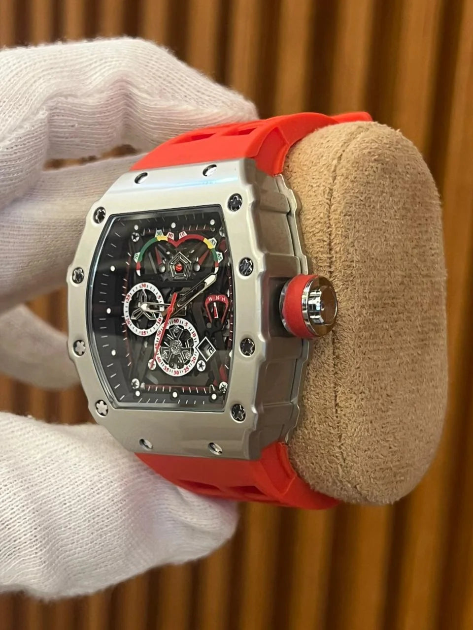 Ultimate Luxury Wristwear – Har Nazar Aap Par!