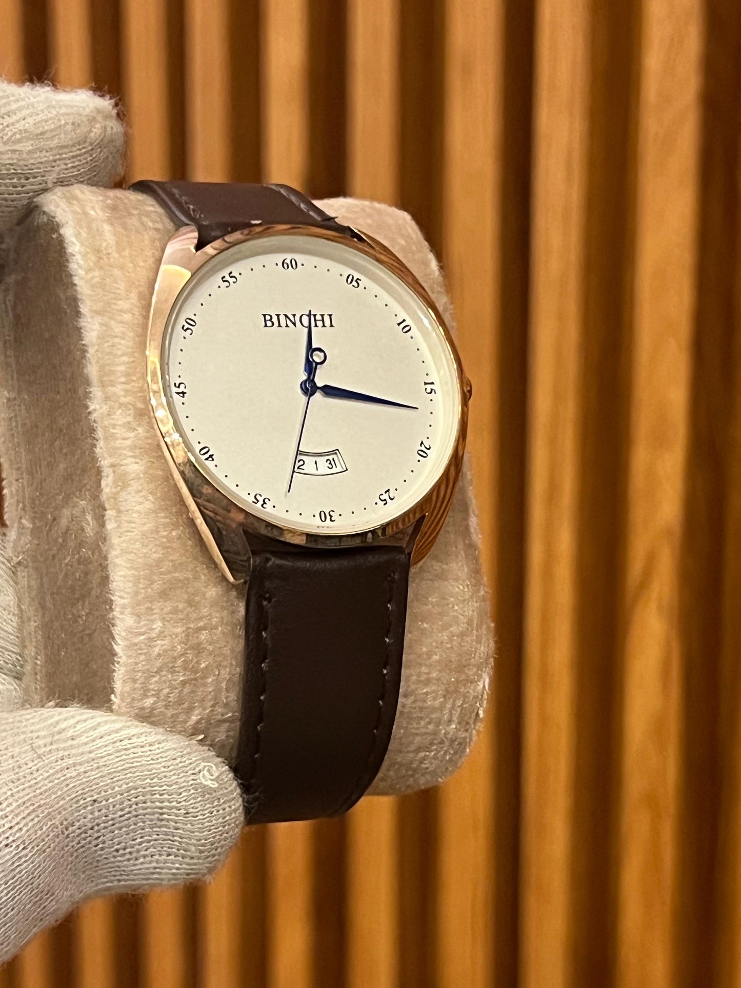 Binchi Quartz Leather Strap Watch